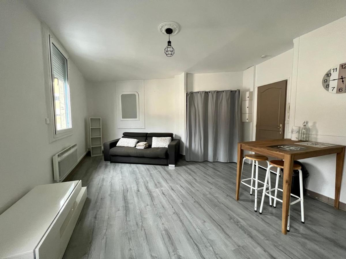 Notre Dame Apartment *